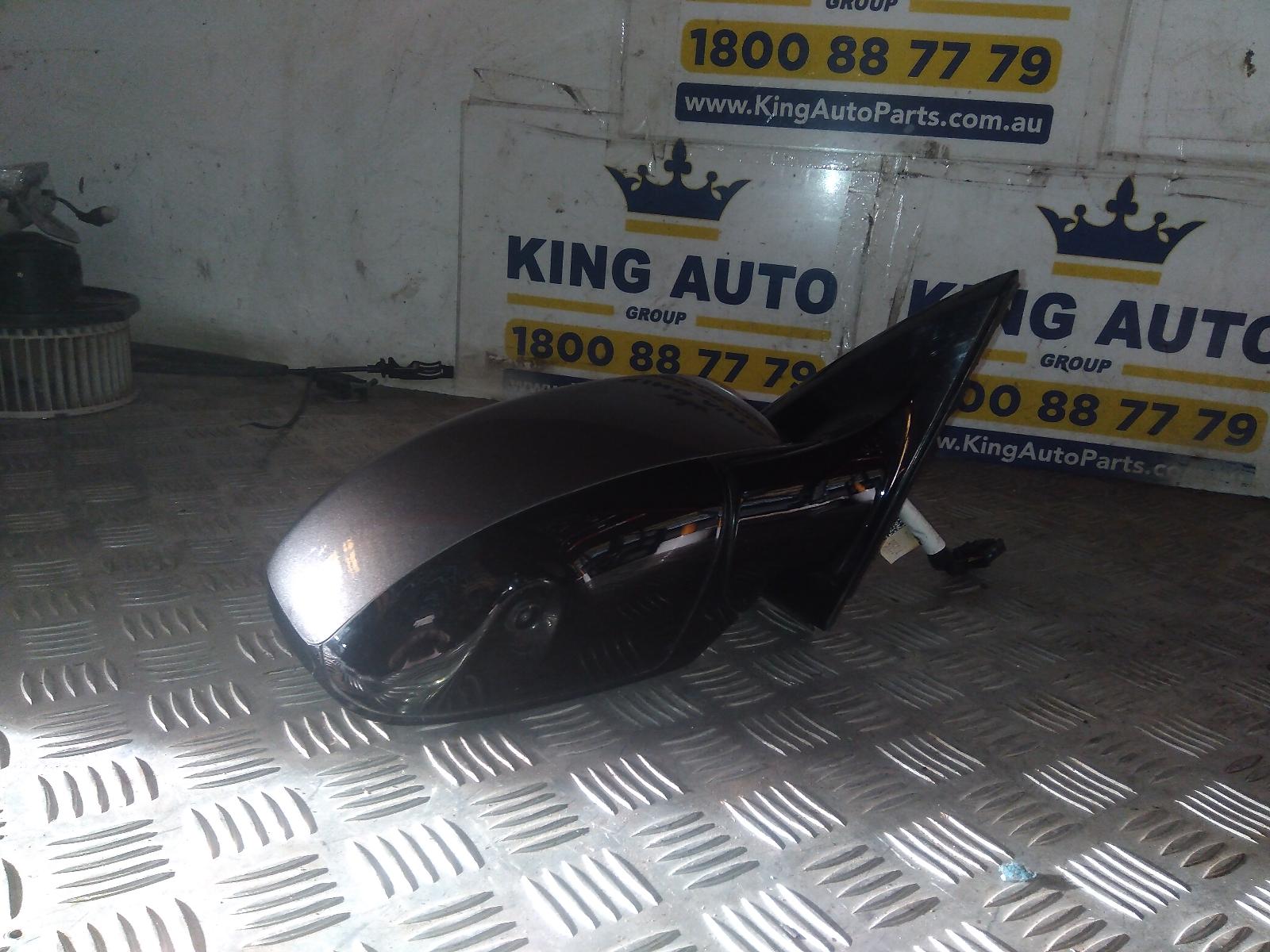 View Auto part Right Door Mirror Nissan Pathfinder 2016