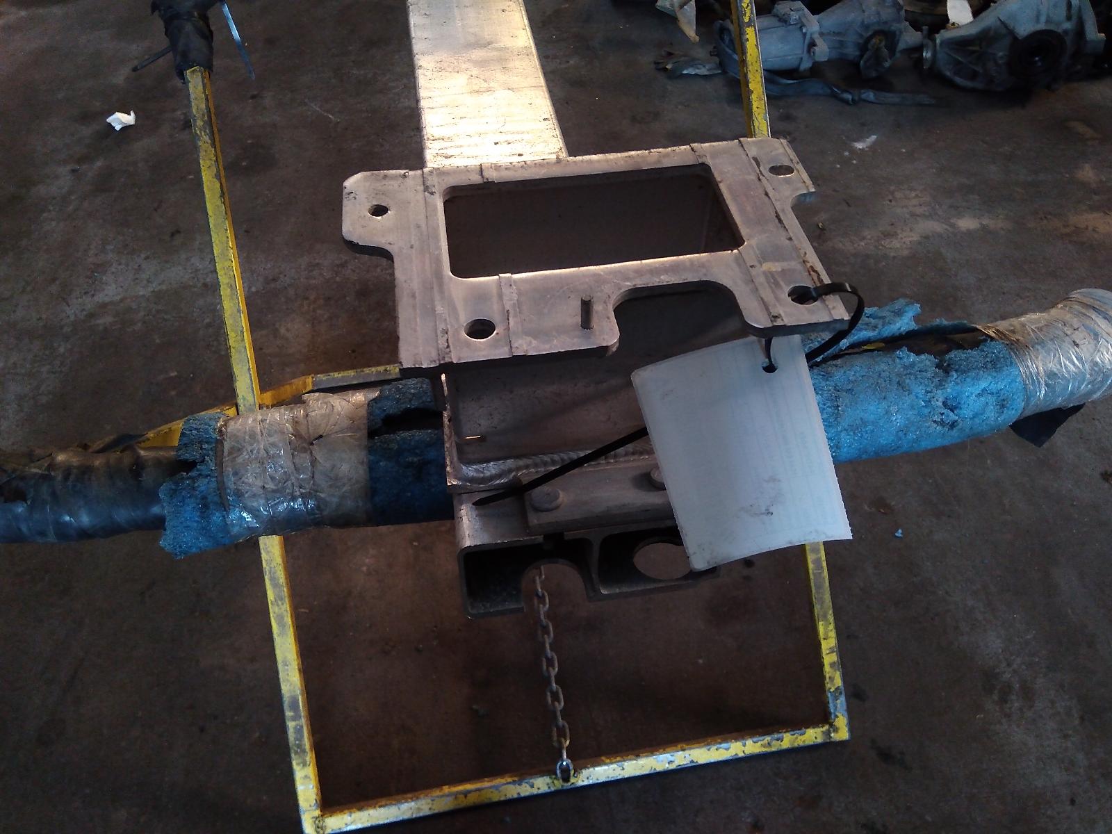 View Auto part R/Bar Bracket/Reinfo Nissan Pathfinder 2016