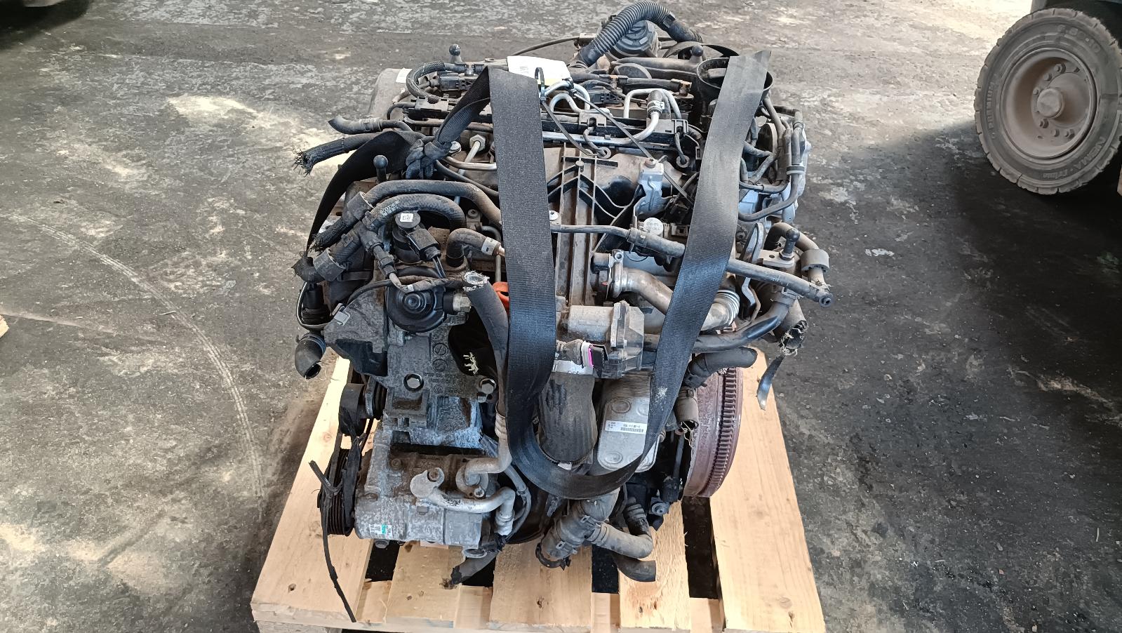 View Auto part Engine Audi Q3 2012