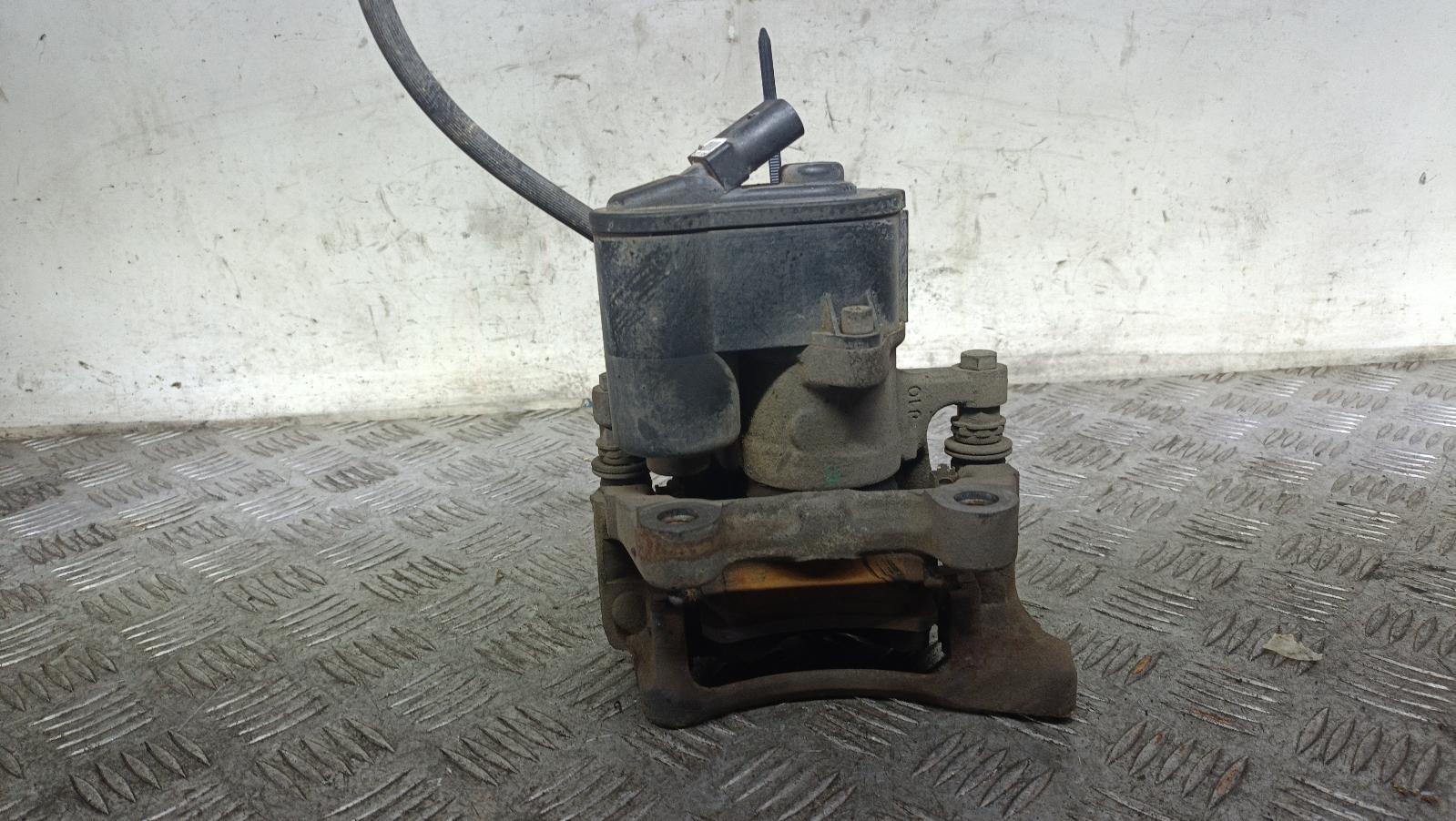 View Auto part Caliper Audi Q3 2012