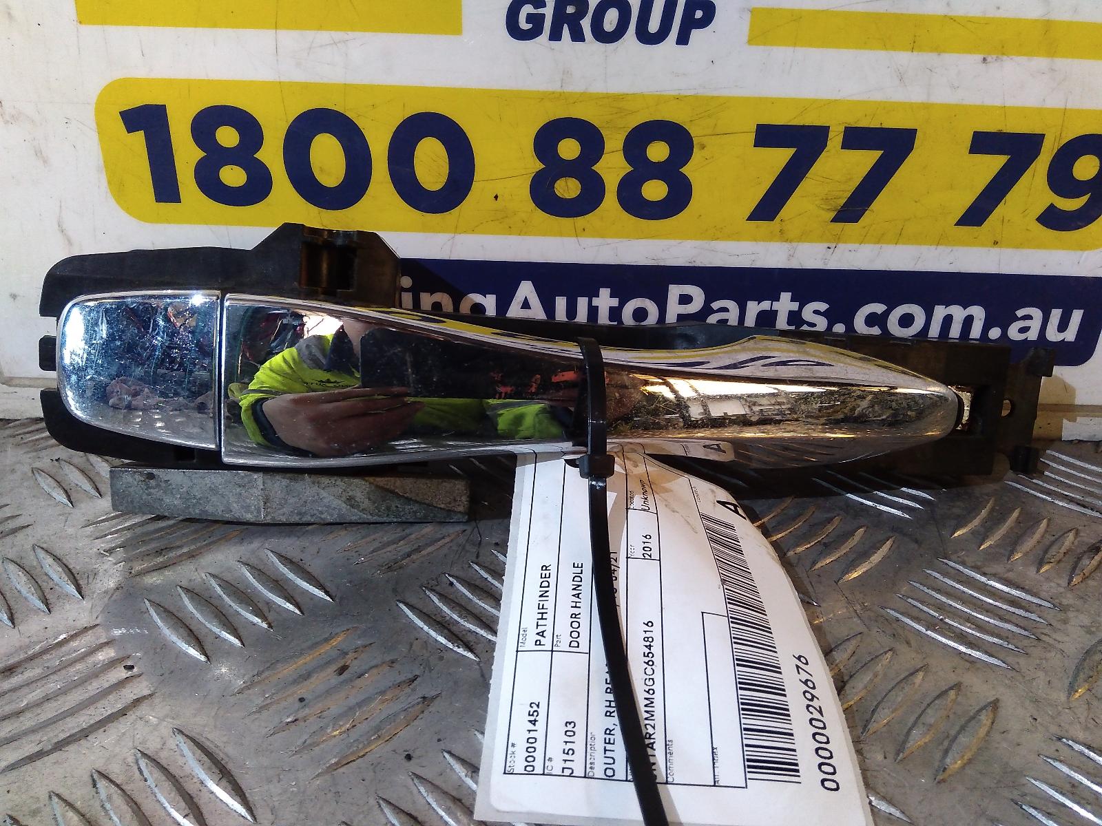 View Auto part Door Handle Nissan Pathfinder 2016