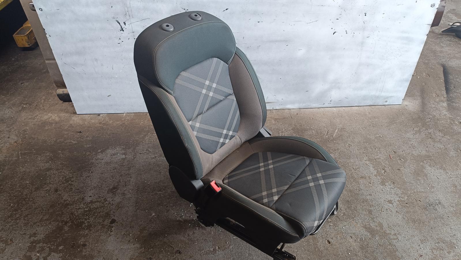 View Auto part Front Seat Mg Mg3 2021