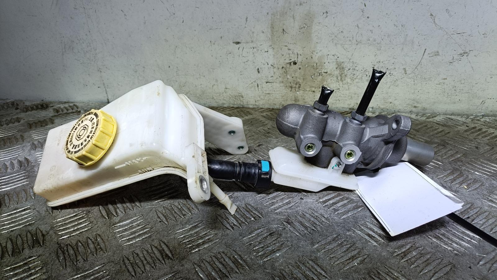 View Auto part Master Cylinder Mg Mg3 2021