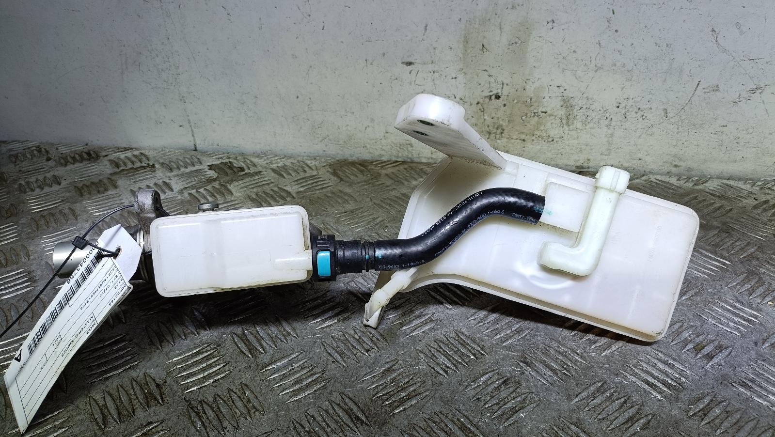 View Auto part Master Cylinder Mg Mg3 2021