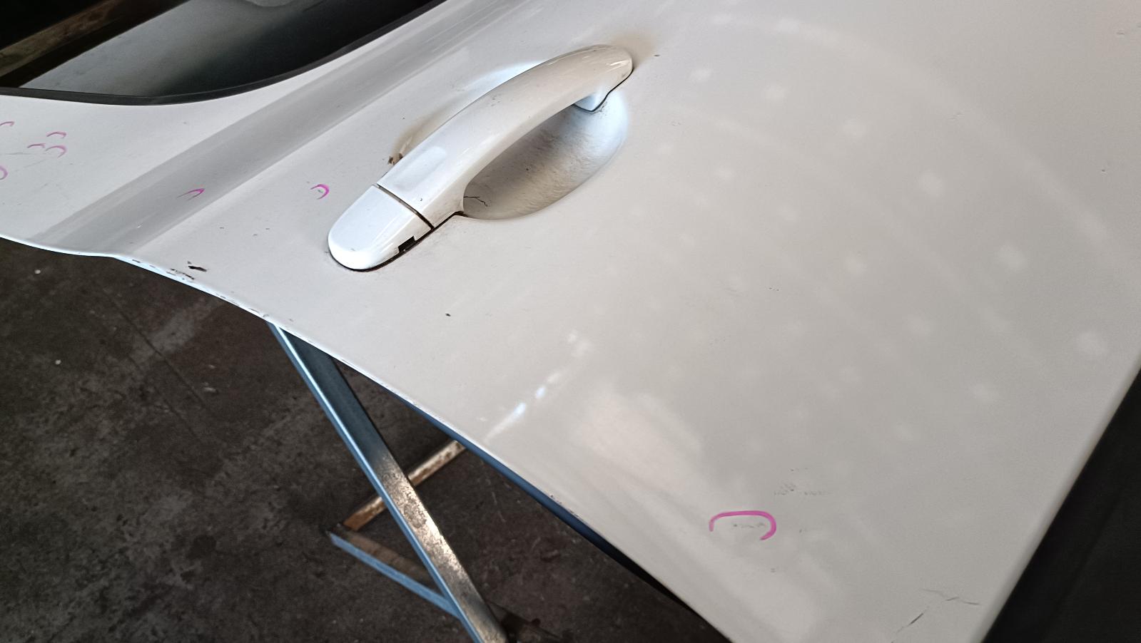 View Auto part Right Front Door Skoda Yeti 2015