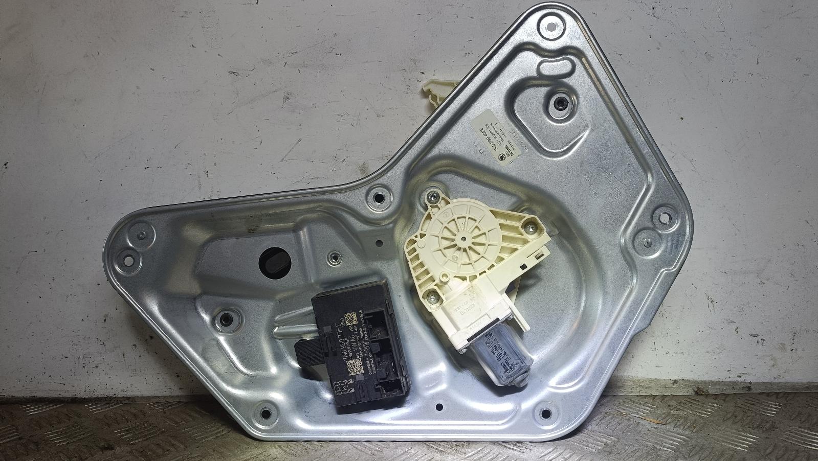 View Auto part Right Rear Wnd Reg/Motor Skoda Yeti 2015