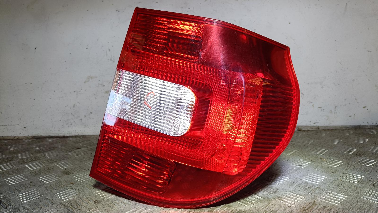 View Auto part Right Taillight Skoda Yeti 2015
