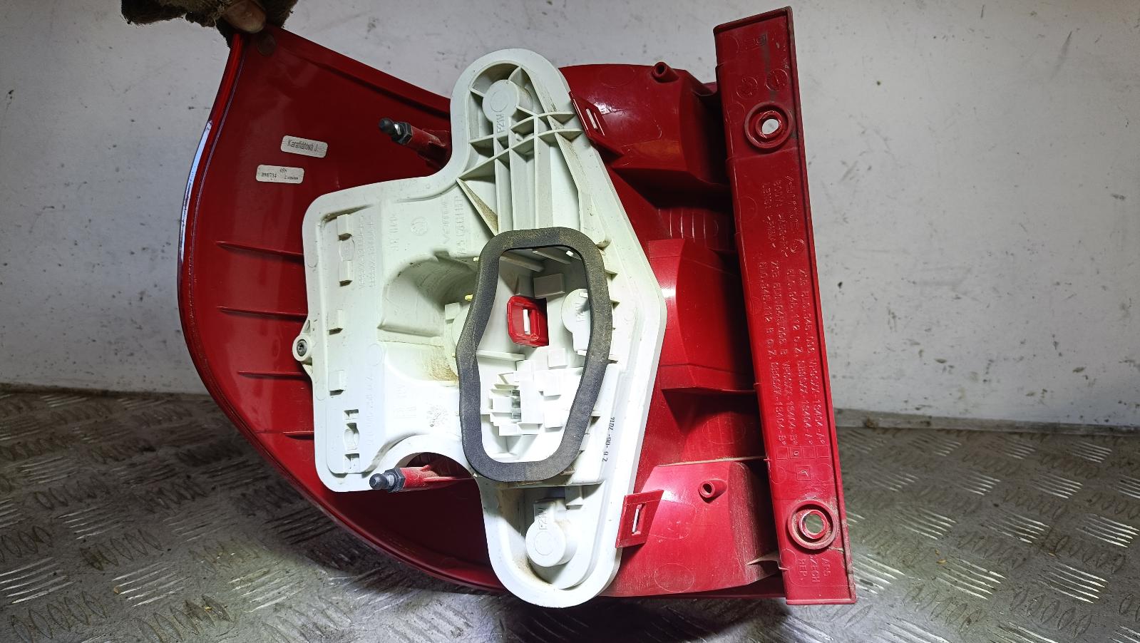 View Auto part Right Taillight Skoda Yeti 2015