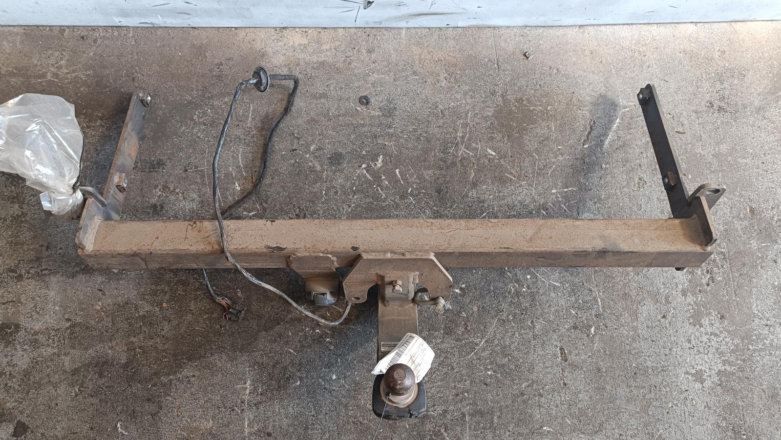 View Auto part Towbar Skoda Yeti 2015