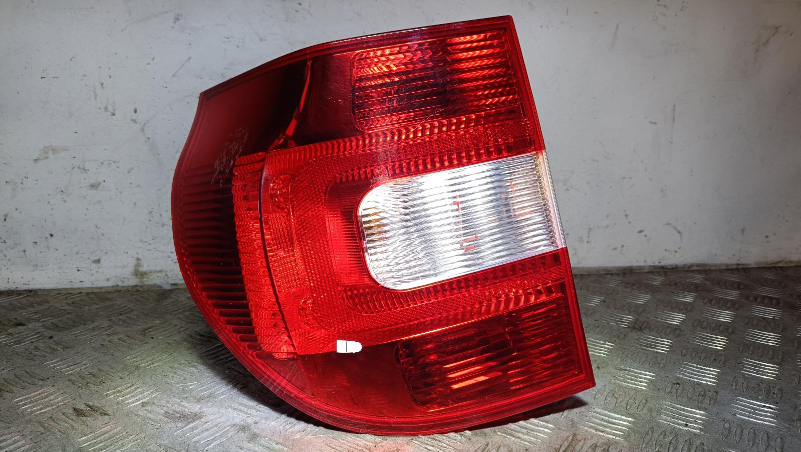 View Auto part Left Taillight Skoda Yeti 2015