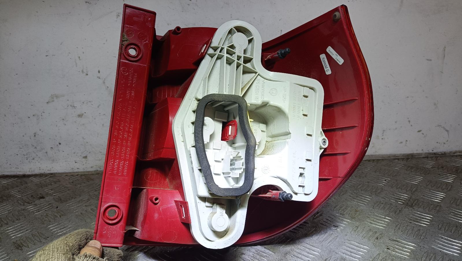 View Auto part Left Taillight Skoda Yeti 2015