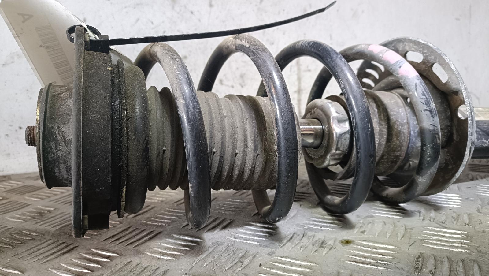 View Auto part Right Front Strut Skoda Yeti 2015