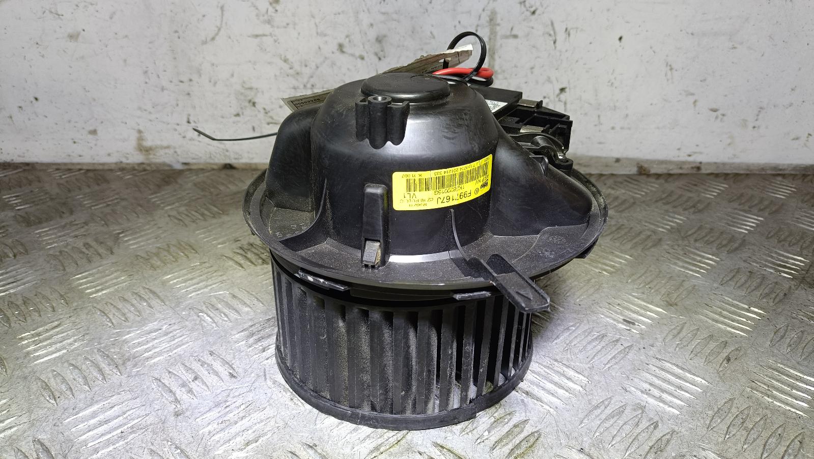 View Auto part Heater Fan Motor Skoda Yeti 2015