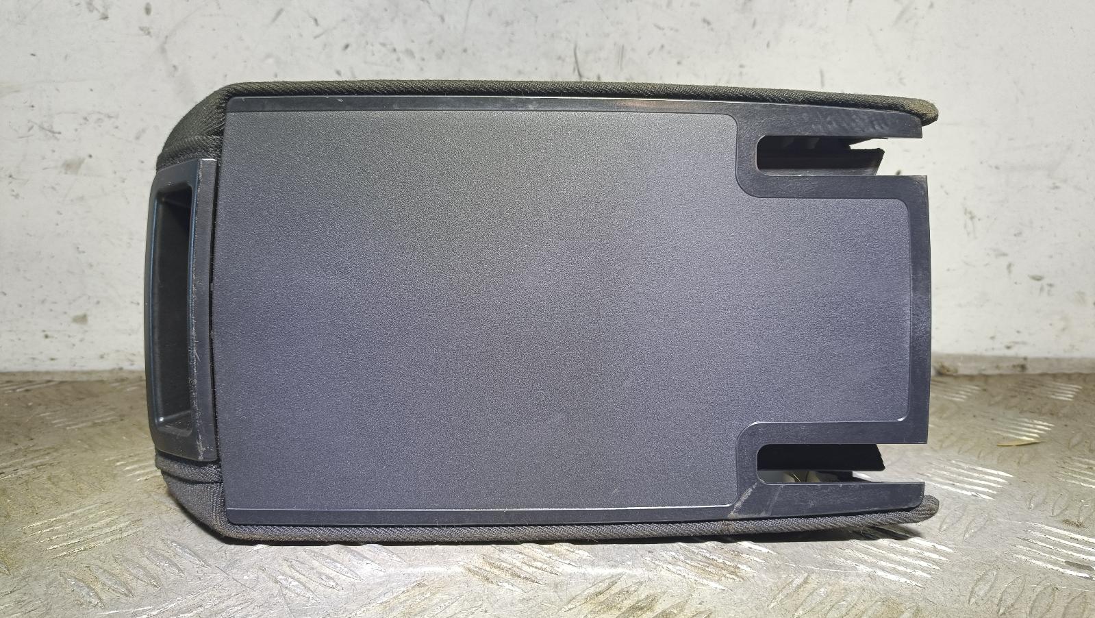 View Auto part Console Skoda Yeti 2015