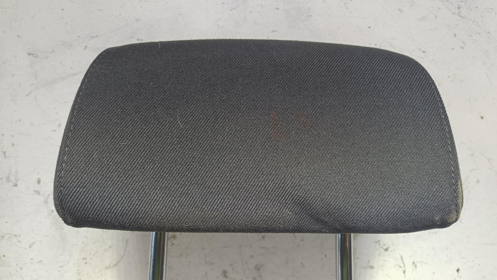 View Auto part Headrest Skoda Yeti 2015