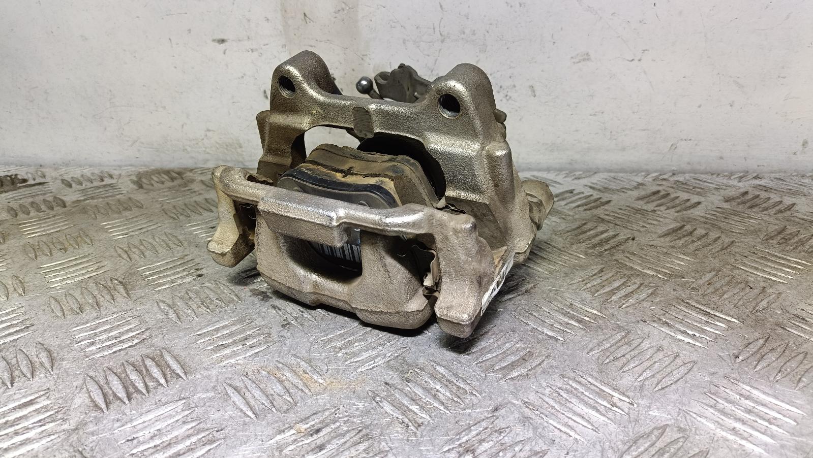 View Auto part Caliper Skoda Yeti 2015