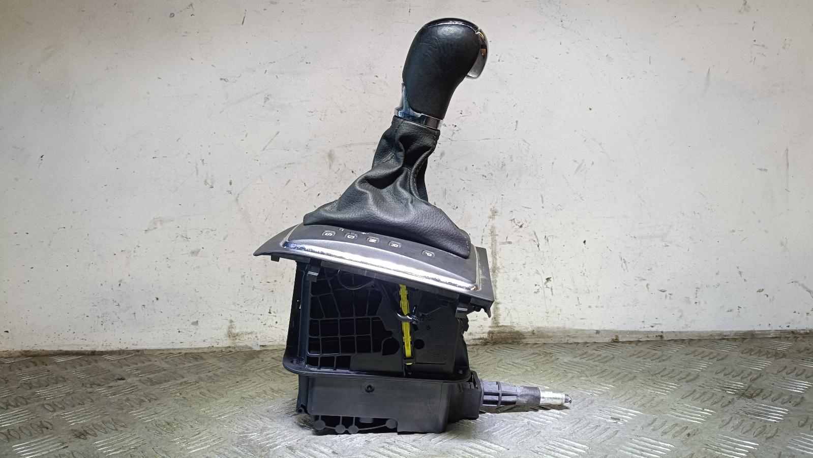 View Auto part Gear Stick/Shifter Skoda Yeti 2015