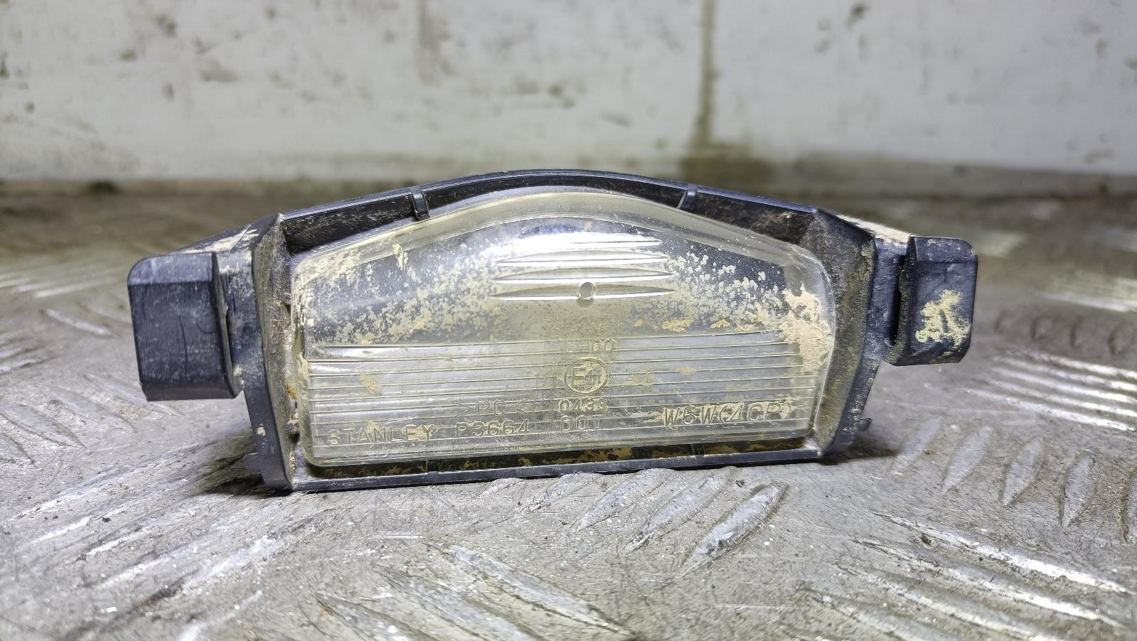 View Auto part Number Plate Lamp Mazda 3 2005