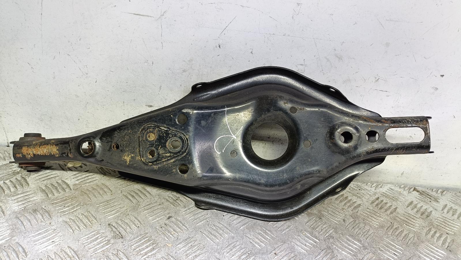 View Auto part Right Rear Trailing Arm Haval H6 2022