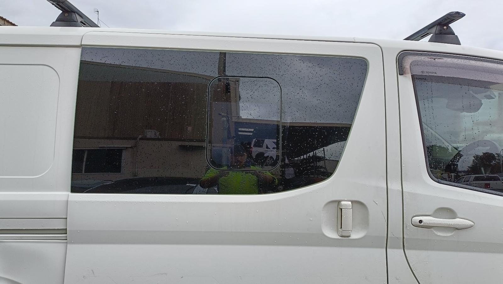 Hiace Rer Window Right Rear Door Sliding Hiace Toyota 2020