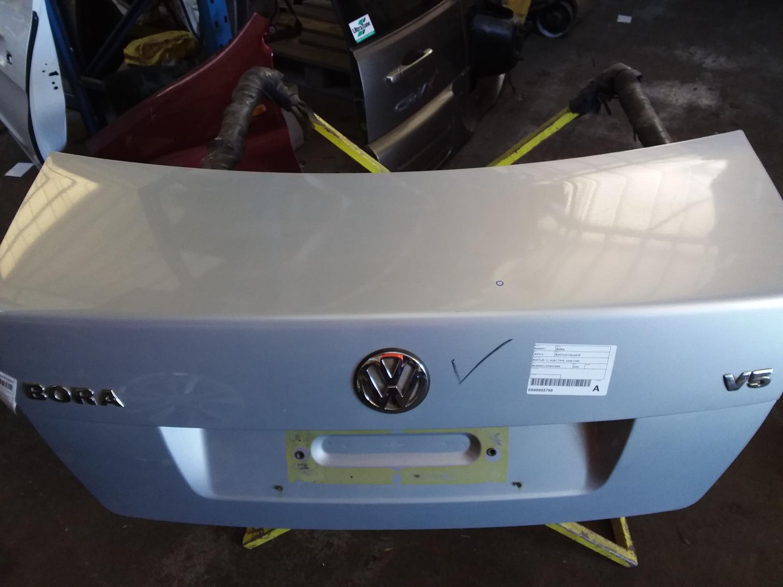 View Auto part Bootlid/Tailgate Volkswagen Bora 2000
