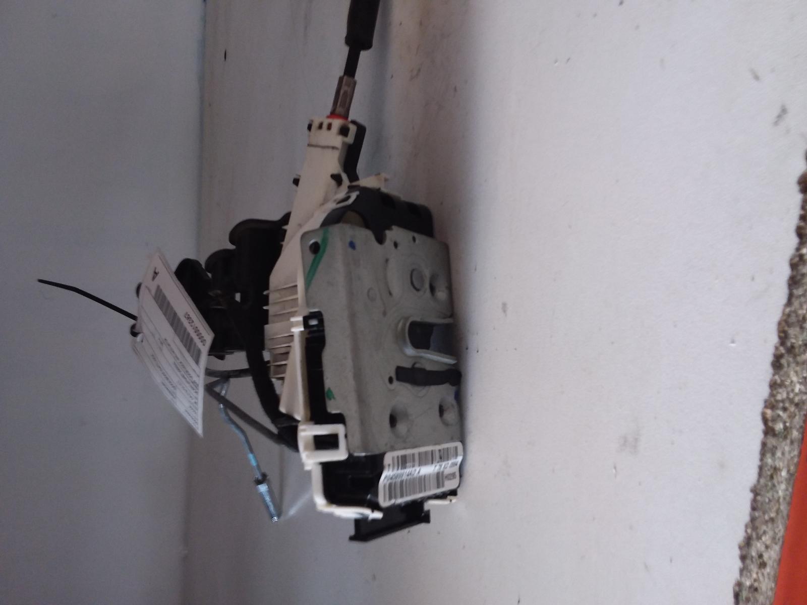 2014 Fiat Freemont Door/Boot/Gate Lock View Auto part Door/Boot/Gate Lock Fiat Freemont 2014