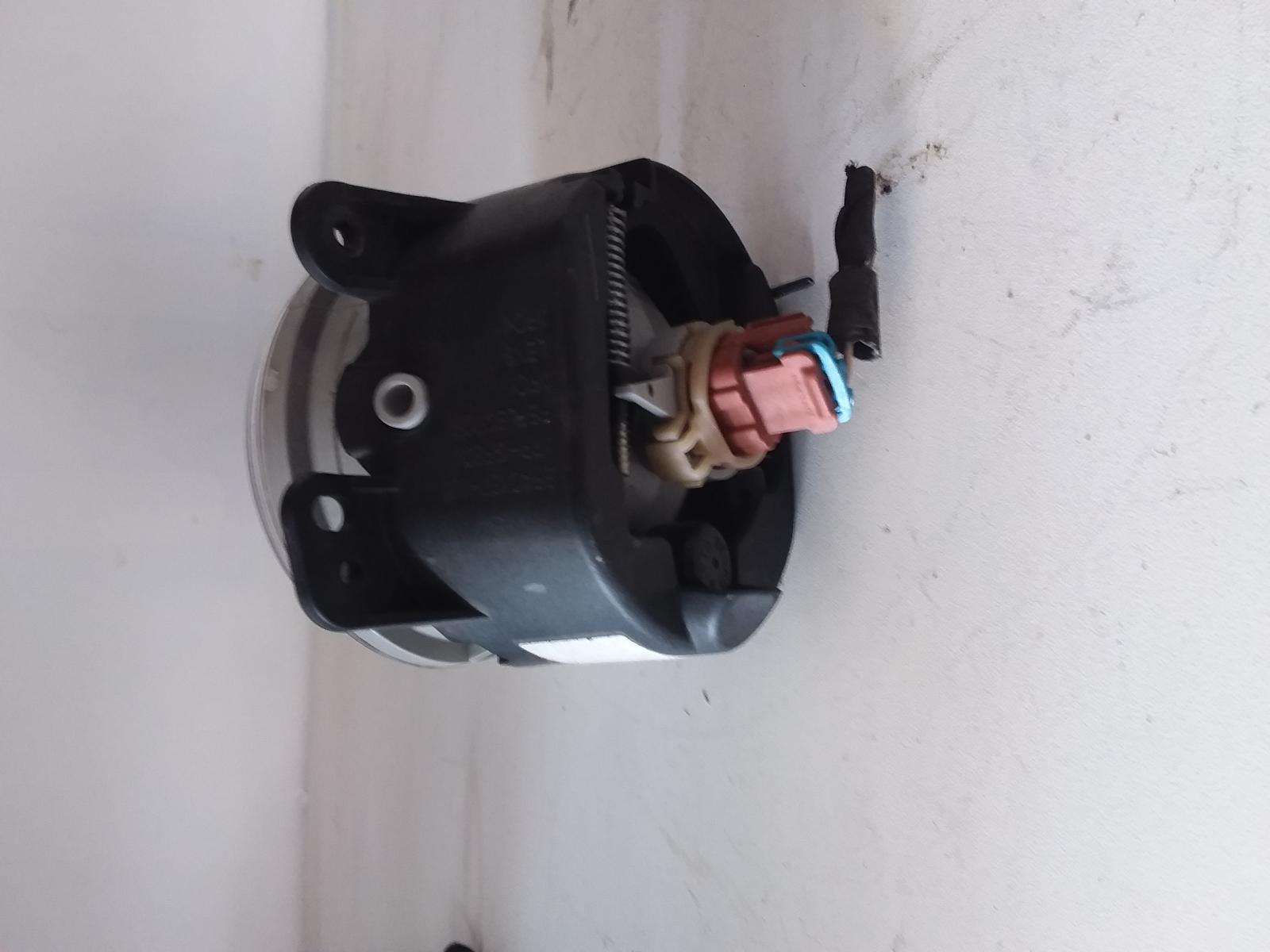 2014 Fiat Freemont Left Indicator/Fog/Side View Auto part Left Indicator/Fog/Side Fiat Freemont 2014
