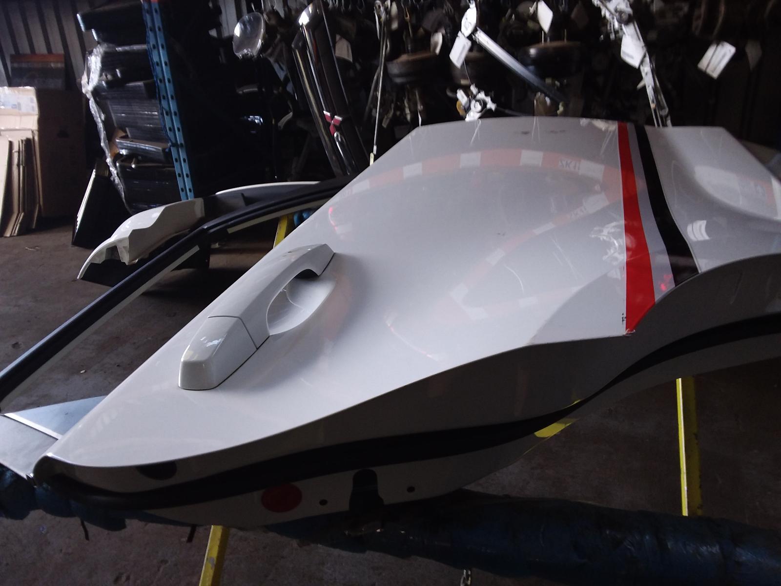 View Auto part Right Rear Door Sliding Mg Gs 2017