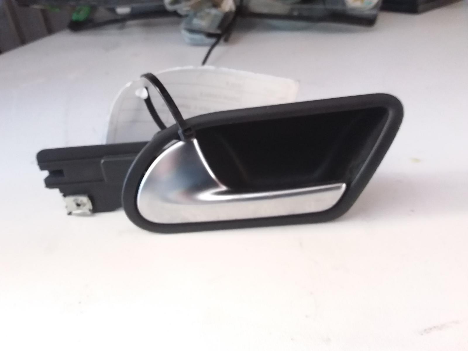 2006 Volkswagen Golf Door Handle View Auto part Door Handle Volkswagen Golf 2006