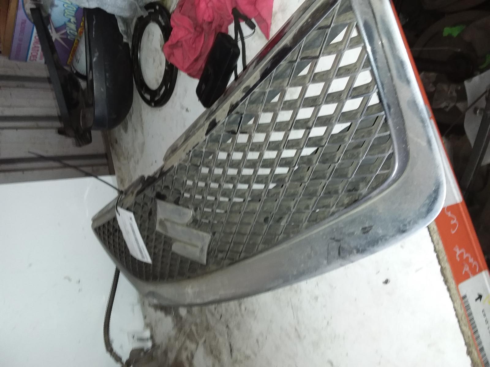 2007 Suzuki Vitara Grille View Auto part Grille Suzuki Vitara 2007