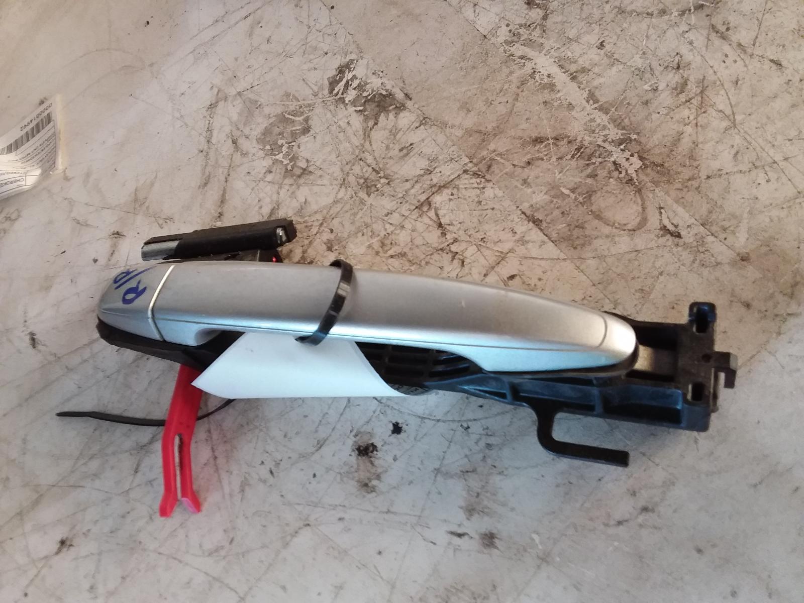 View Auto part Door Handle Toyota Kluger 2009