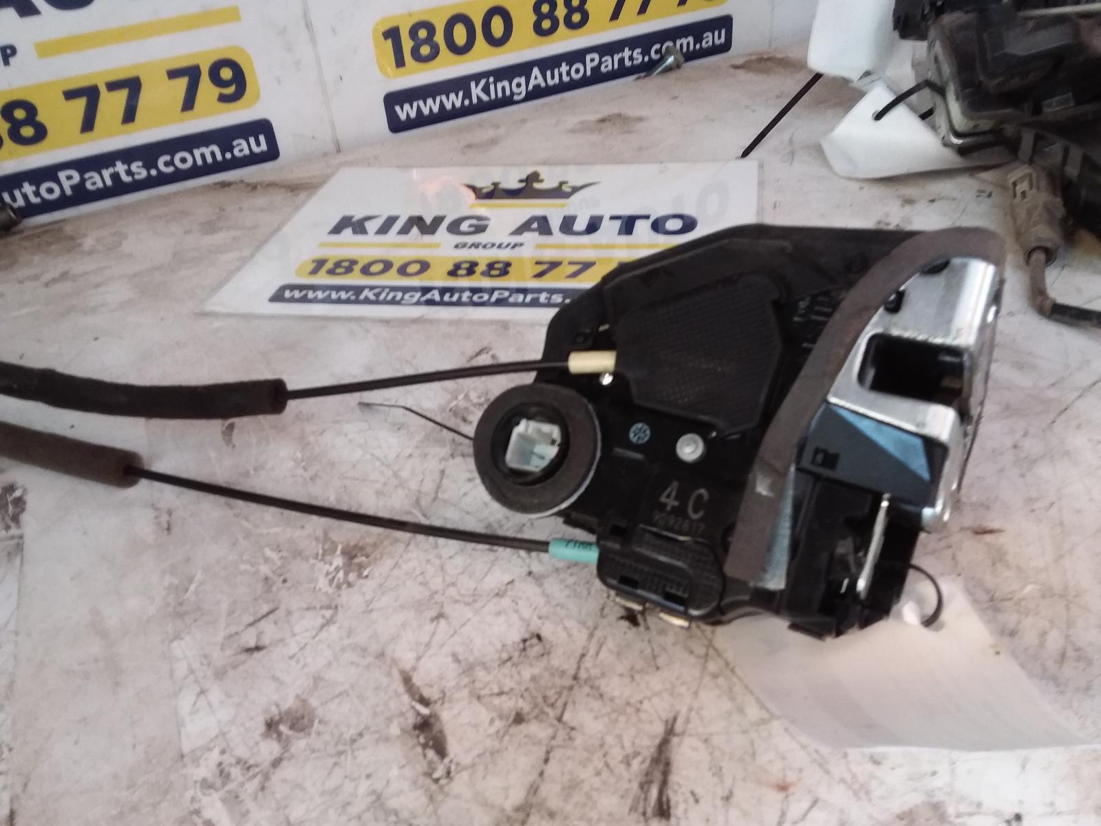 View Auto part Door/Boot/Gate Lock Toyota Kluger 2009
