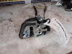 View Auto part Door/Boot/Gate Lock Toyota Kluger 2009