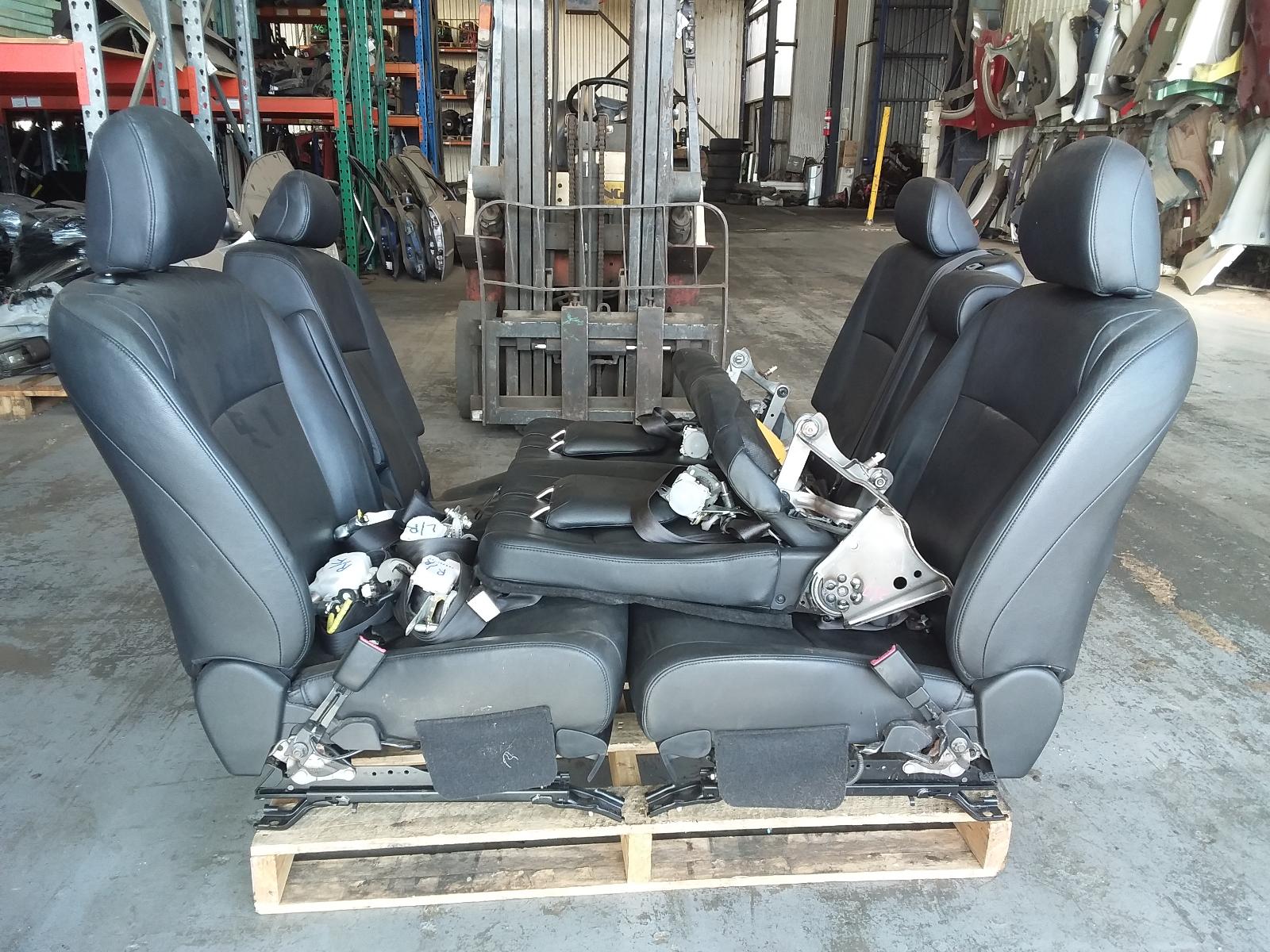2009 Toyota Kluger Complete Interior View Auto part Complete Interior Toyota Kluger 2009