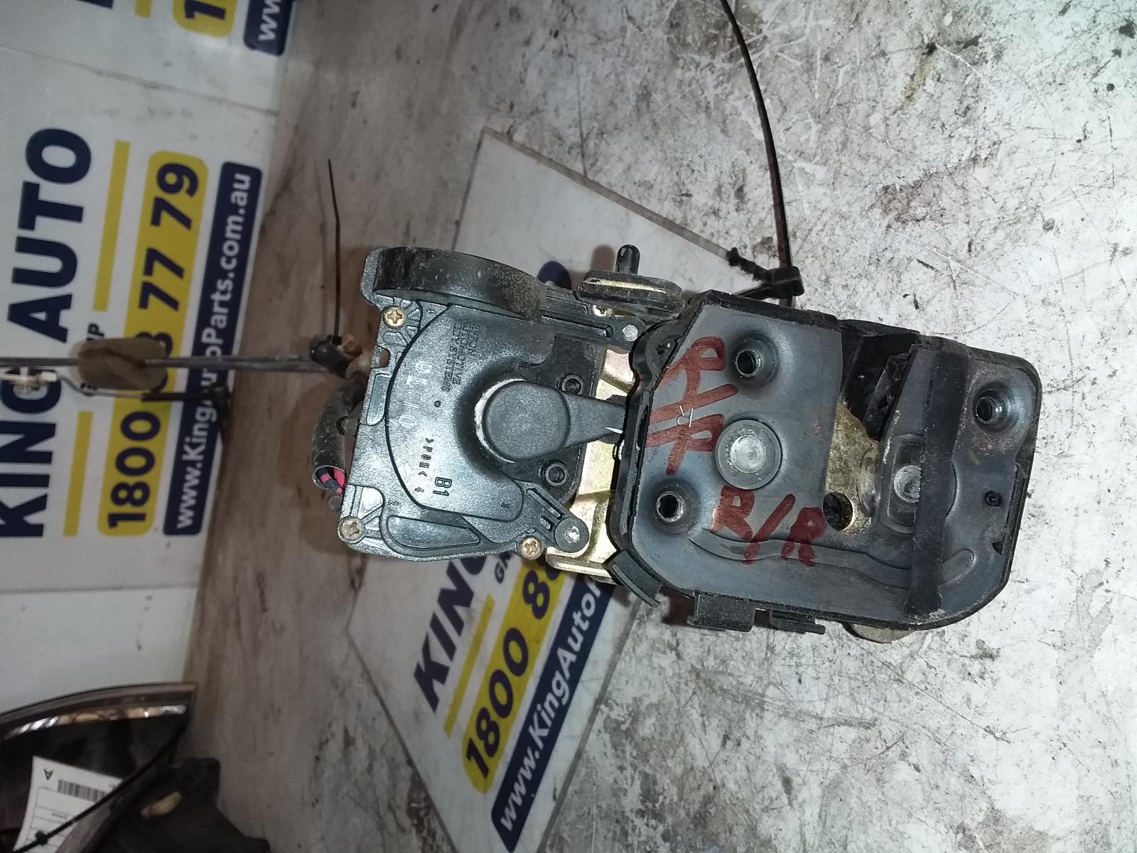 View Auto part Door/Boot/Gate Lock Mazda 323 2000