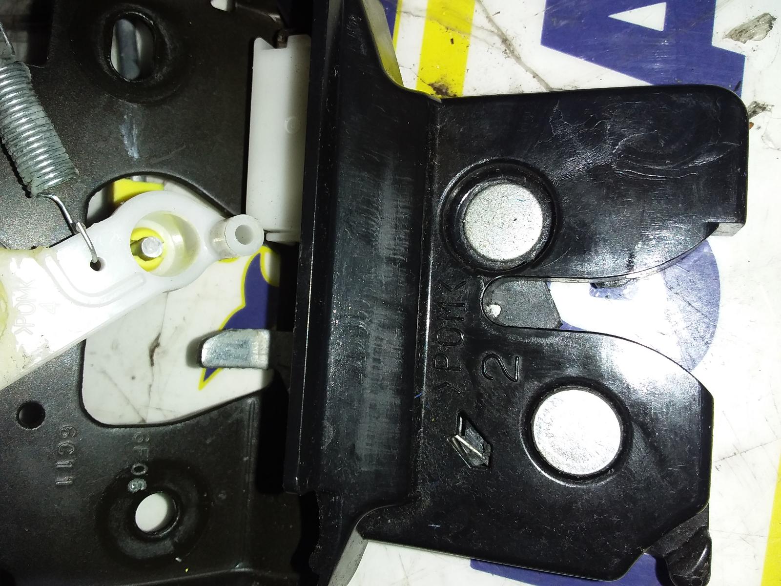 View Auto part Door/Boot/Gate Lock Mazda 3 2006