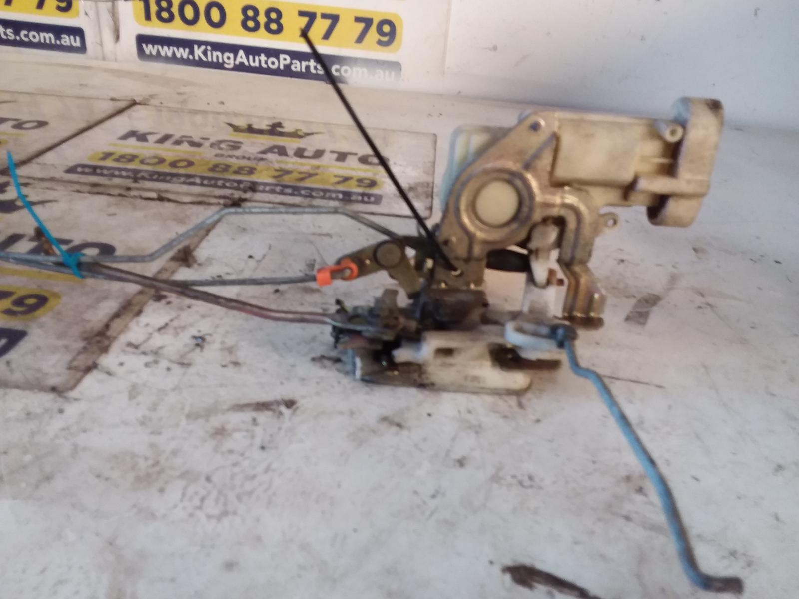 2001 Daihatsu Sirion Door/Boot/Gate Lock View Auto part Door/Boot/Gate Lock Daihatsu Sirion 2001