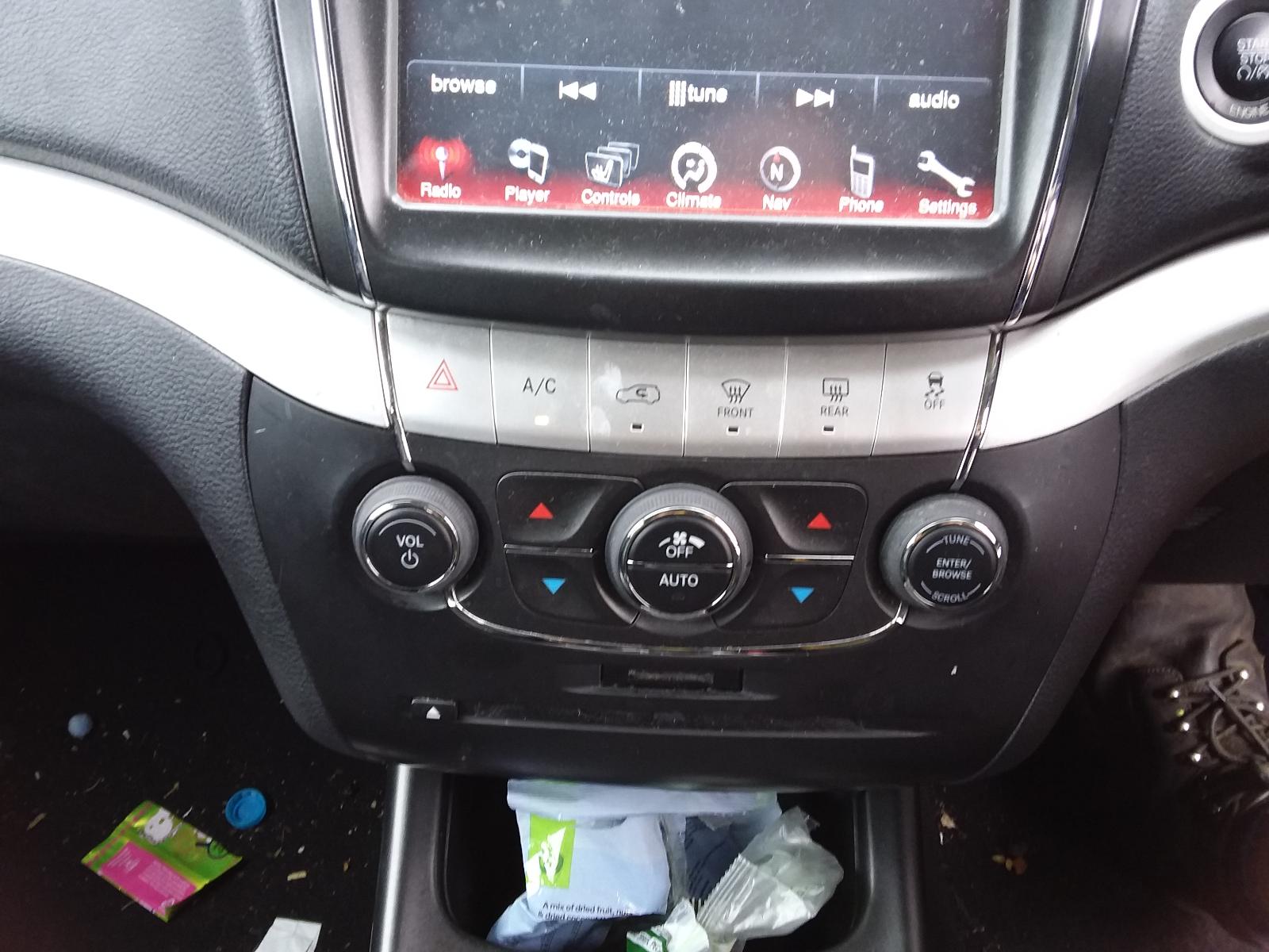 2014 Fiat Freemont Heater/Ac Controls View Auto part Heater/Ac Controls Fiat Freemont 2014