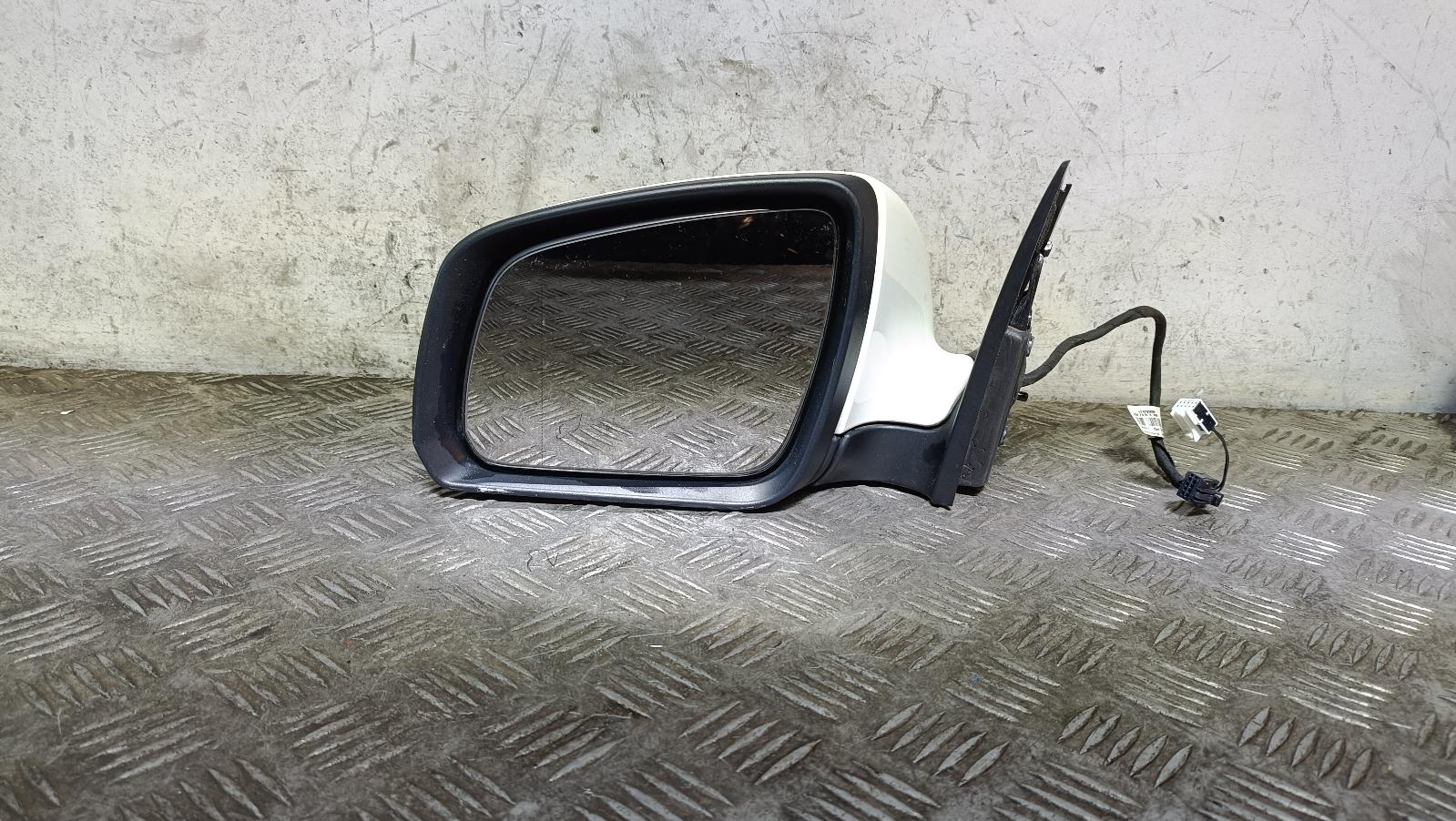 View Auto part Left Door Mirror Mercedes C Class 2008