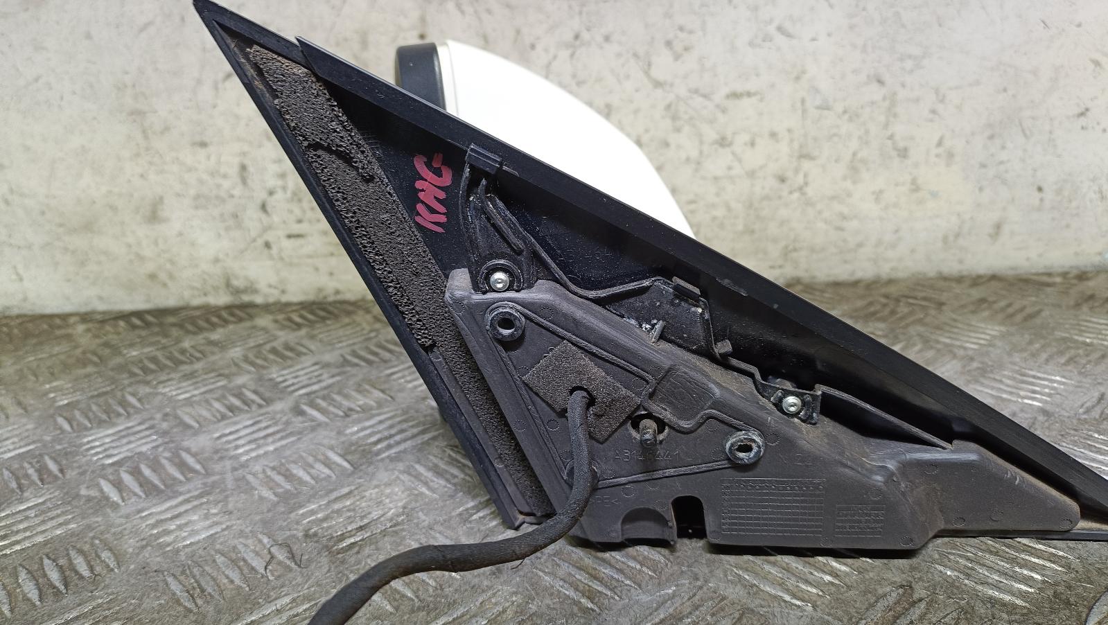 View Auto part Left Door Mirror Mercedes C Class 2008