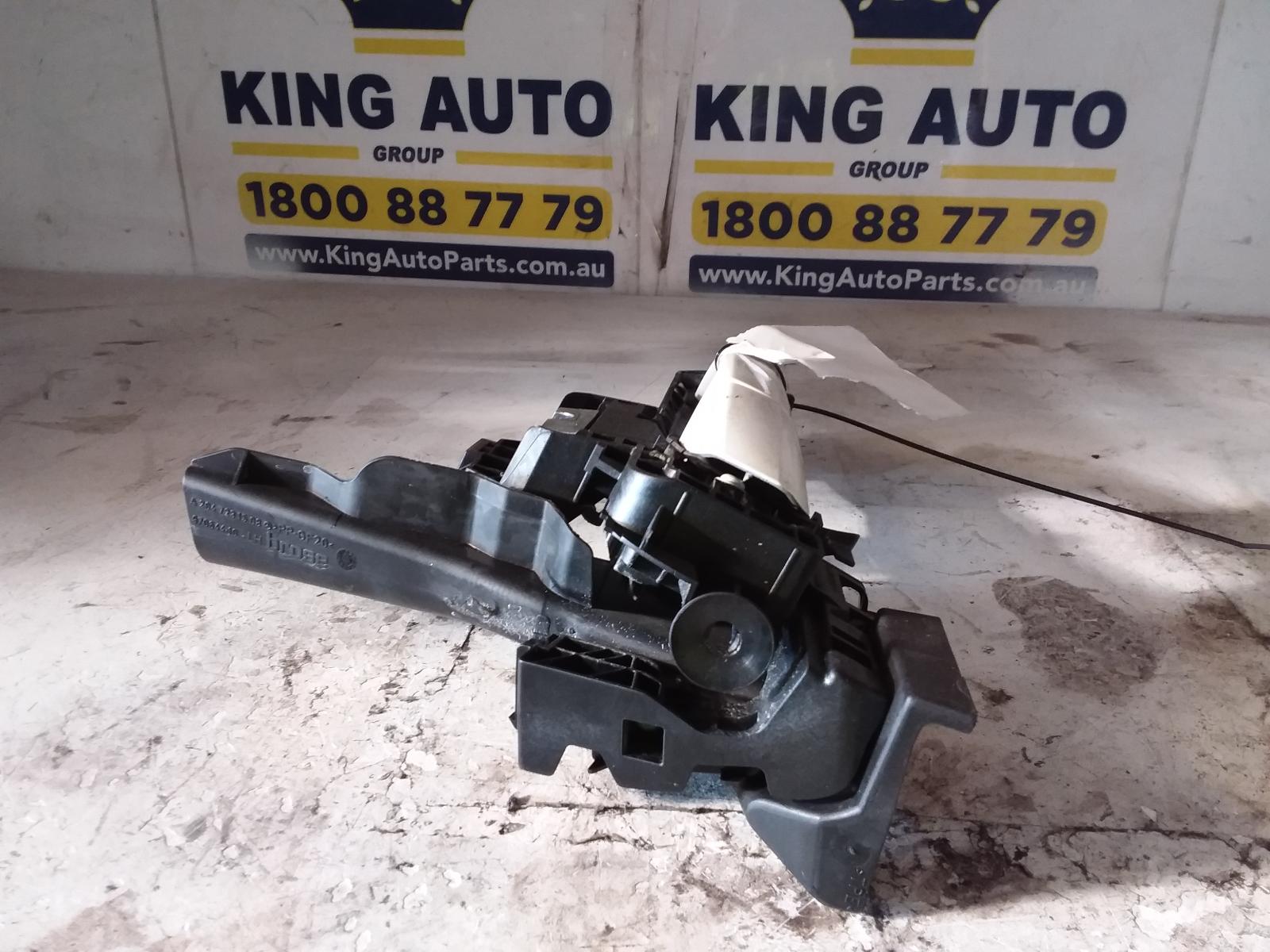 View Auto part Door Handle Mercedes C Class 2008