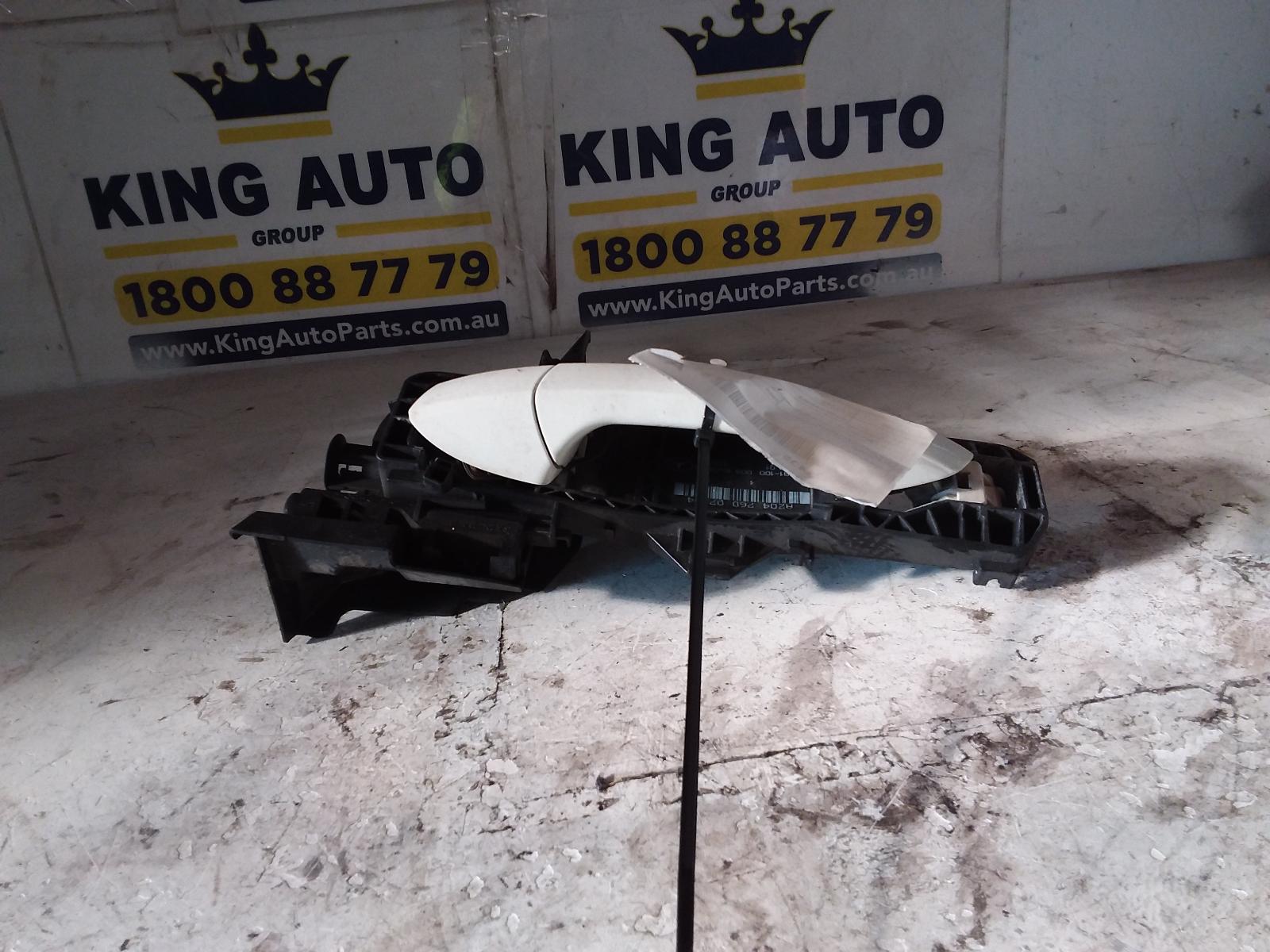 View Auto part Door Handle Mercedes C Class 2008
