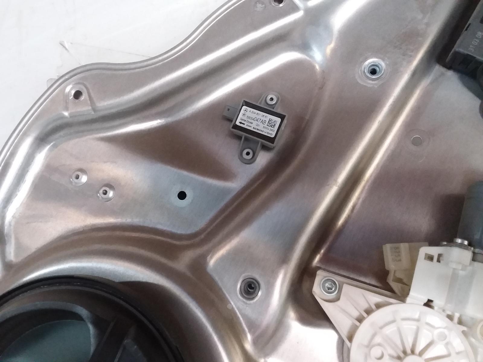 View Auto part Left Rear Wnd Reg/Motor Mercedes C Class 2008