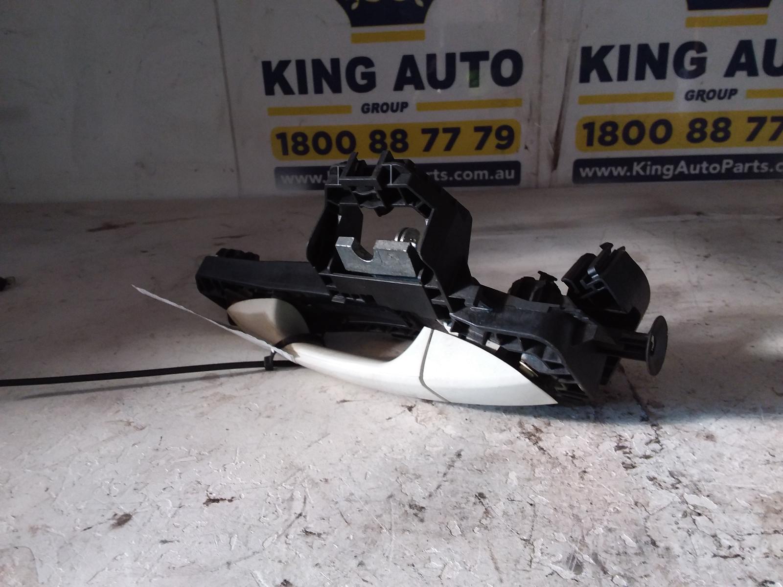 View Auto part Door Handle Mercedes C Class 2008